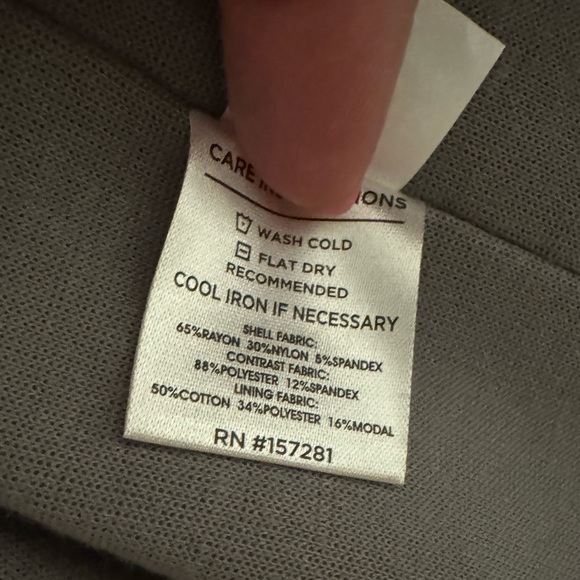 Mizzen & Main Navy Proflex vest in Navy - Picture 4 of 4